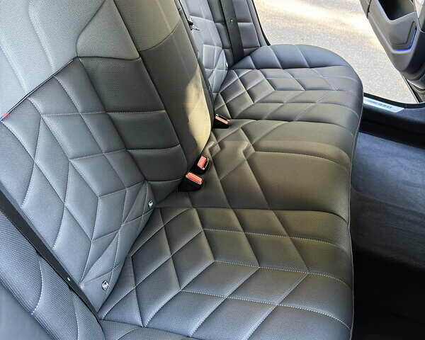 Серый БМВ 7 Серия, объемом двигателя 3 л и пробегом 18 тыс. км за 179000 $, фото 14 на Automoto.ua