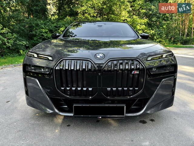 Серый БМВ 7 Серия, объемом двигателя 3 л и пробегом 18 тыс. км за 179000 $, фото 2 на Automoto.ua