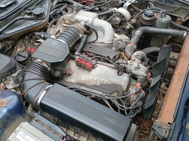 Синий БМВ 7 Серия, объемом двигателя 3.4 л и пробегом 150 тыс. км за 2750 $, фото 22 на Automoto.ua