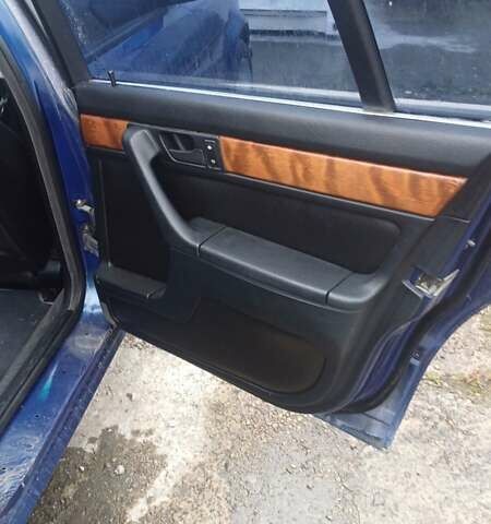 Синий БМВ 7 Серия, объемом двигателя 3.5 л и пробегом 240 тыс. км за 2800 $, фото 8 на Automoto.ua