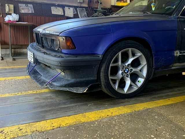 Синий БМВ 7 Серия, объемом двигателя 5.4 л и пробегом 200 тыс. км за 4000 $, фото 2 на Automoto.ua