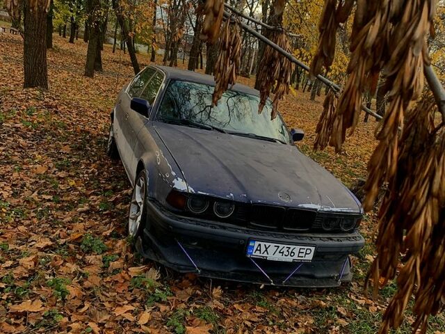 Синий БМВ 7 Серия, объемом двигателя 5.4 л и пробегом 200 тыс. км за 4000 $, фото 3 на Automoto.ua