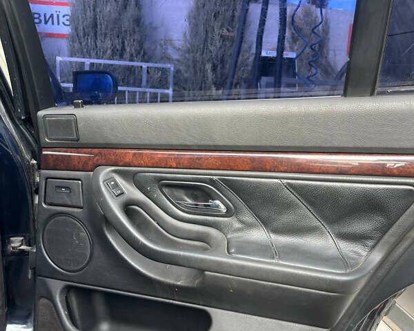 Синий БМВ 7 Серия, объемом двигателя 3 л и пробегом 400 тыс. км за 3200 $, фото 11 на Automoto.ua