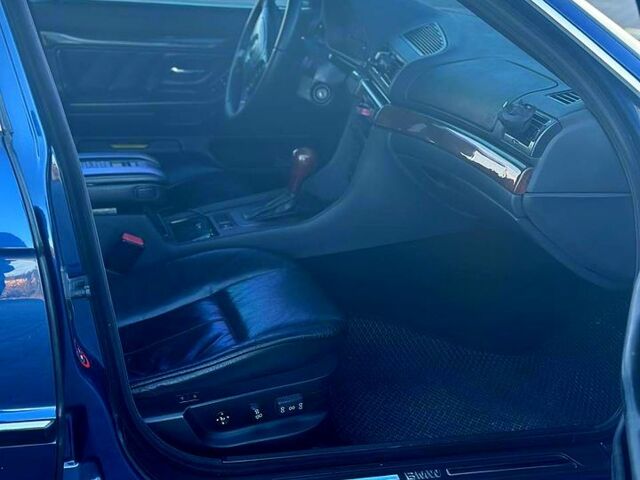 Синий БМВ 7 Серия, объемом двигателя 3.5 л и пробегом 0 тыс. км за 5499 $, фото 5 на Automoto.ua