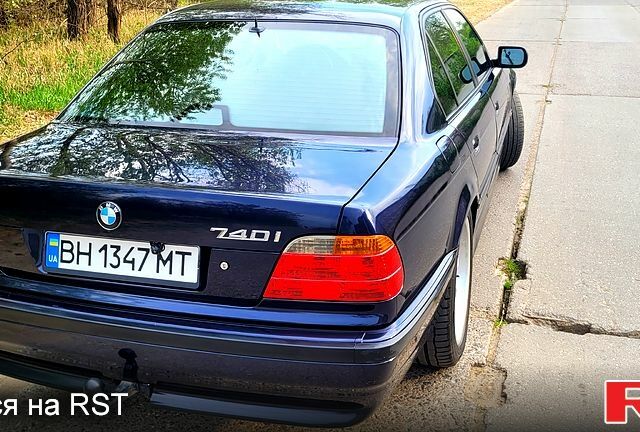 Синий БМВ 7 Серия, объемом двигателя 4.4 л и пробегом 310 тыс. км за 8700 $, фото 2 на Automoto.ua