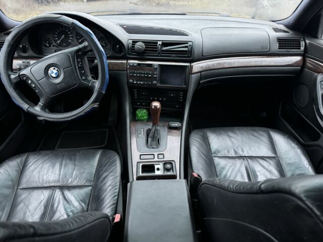 Синій БМВ 7 Серія, об'ємом двигуна 2.8 л та пробігом 222 тис. км за 2300 $, фото 5 на Automoto.ua