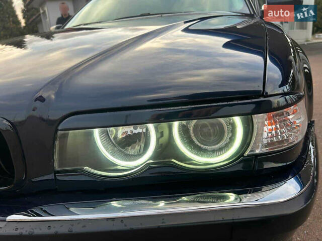 Синий БМВ 7 Серия, объемом двигателя 3 л и пробегом 400 тыс. км за 6950 $, фото 2 на Automoto.ua
