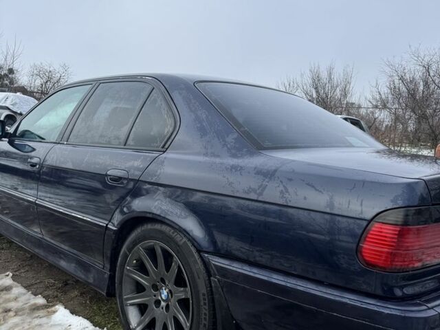 Синій БМВ 7 Серія, об'ємом двигуна 2.8 л та пробігом 222 тис. км за 2300 $, фото 1 на Automoto.ua
