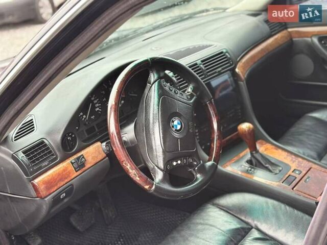 Синій БМВ 7 Серія, об'ємом двигуна 4.4 л та пробігом 400 тис. км за 3999 $, фото 8 на Automoto.ua