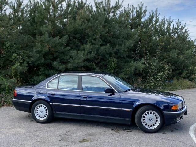 Синий БМВ 7 Серия, объемом двигателя 3.5 л и пробегом 230 тыс. км за 9000 $, фото 2 на Automoto.ua