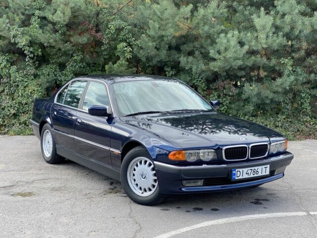 Синий БМВ 7 Серия, объемом двигателя 3.5 л и пробегом 230 тыс. км за 9000 $, фото 1 на Automoto.ua