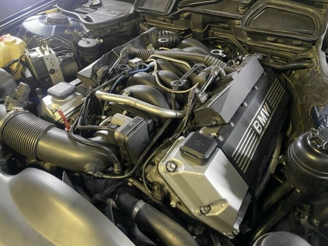 Синий БМВ 7 Серия, объемом двигателя 3.5 л и пробегом 230 тыс. км за 9000 $, фото 21 на Automoto.ua