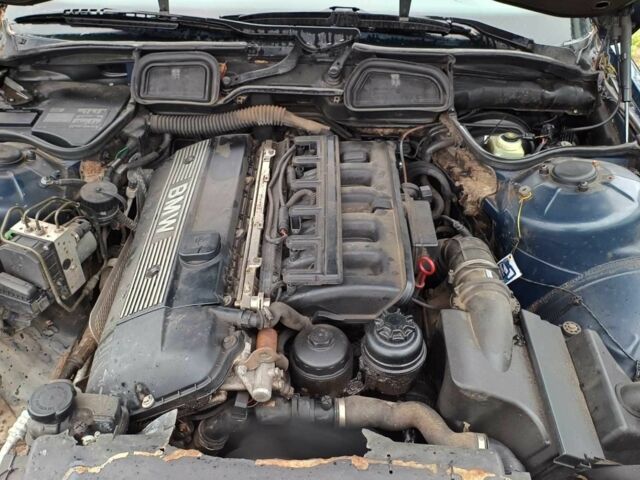 Синій БМВ 7 Серія, об'ємом двигуна 2.8 л та пробігом 350 тис. км за 2999 $, фото 4 на Automoto.ua