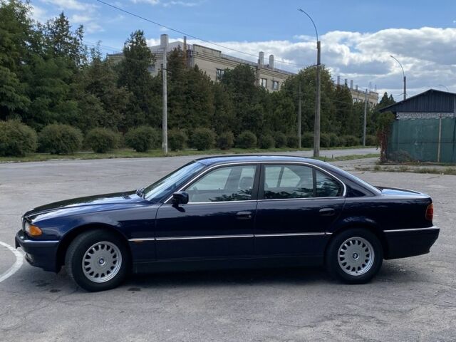 Синий БМВ 7 Серия, объемом двигателя 3.5 л и пробегом 230 тыс. км за 9000 $, фото 5 на Automoto.ua