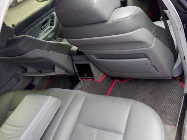 Синий БМВ 7 Серия, объемом двигателя 4 л и пробегом 287 тыс. км за 4100 $, фото 10 на Automoto.ua