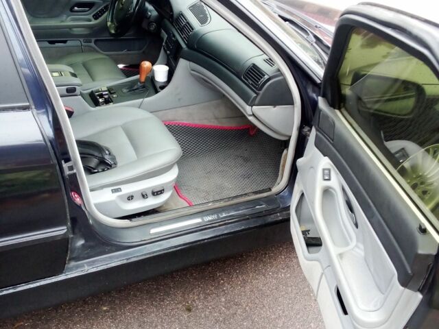 Синий БМВ 7 Серия, объемом двигателя 4 л и пробегом 287 тыс. км за 4100 $, фото 11 на Automoto.ua