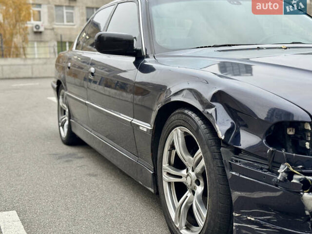 Синий БМВ 7 Серия, объемом двигателя 3 л и пробегом 353 тыс. км за 4350 $, фото 20 на Automoto.ua