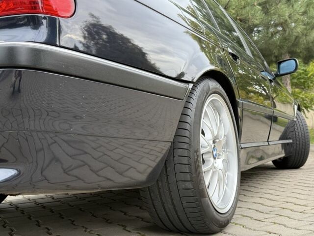 Синий БМВ 7 Серия, объемом двигателя 3.5 л и пробегом 340 тыс. км за 5700 $, фото 10 на Automoto.ua