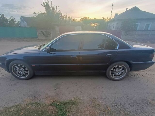 Синий БМВ 7 Серия, объемом двигателя 3 л и пробегом 350 тыс. км за 7600 $, фото 6 на Automoto.ua