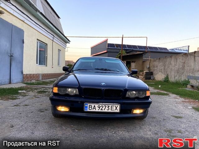 Синий БМВ 7 Серия, объемом двигателя 4.4 л и пробегом 0 тыс. км за 4500 $, фото 1 на Automoto.ua