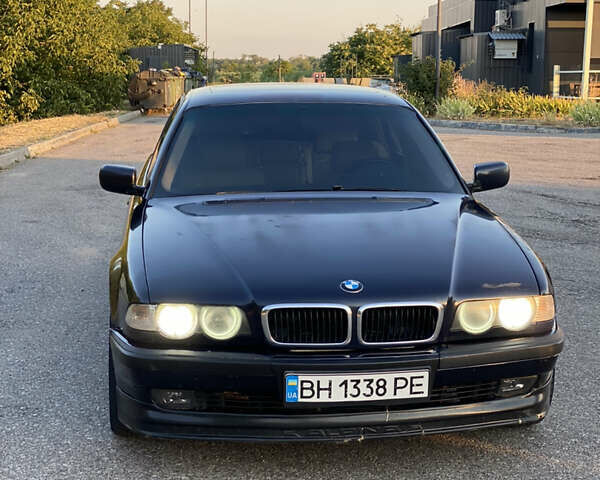 Синий БМВ 7 Серия, объемом двигателя 3 л и пробегом 346 тыс. км за 4800 $, фото 2 на Automoto.ua
