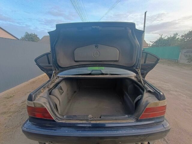 Синий БМВ 7 Серия, объемом двигателя 3 л и пробегом 350 тыс. км за 7600 $, фото 8 на Automoto.ua