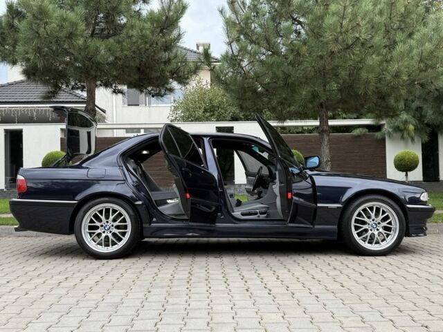 Синий БМВ 7 Серия, объемом двигателя 3.5 л и пробегом 340 тыс. км за 5700 $, фото 19 на Automoto.ua