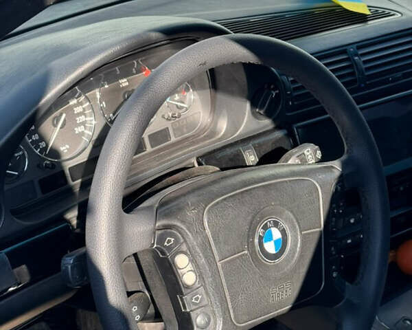 Синий БМВ 7 Серия, объемом двигателя 4 л и пробегом 264 тыс. км за 5000 $, фото 9 на Automoto.ua