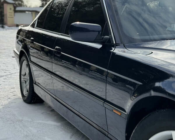 Синій БМВ 7 Серія, об'ємом двигуна 3.5 л та пробігом 399 тис. км за 10000 $, фото 9 на Automoto.ua