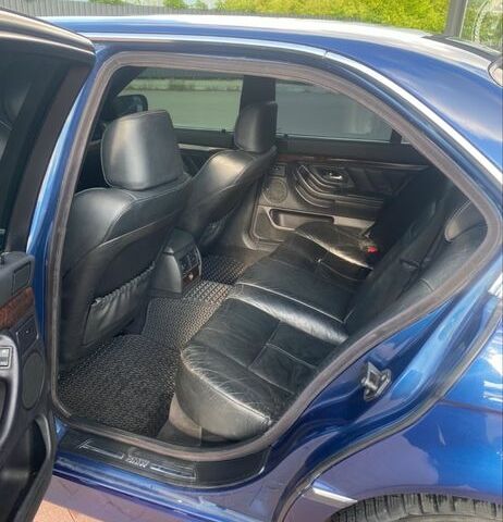 Синій БМВ 7 Серія, об'ємом двигуна 3 л та пробігом 190 тис. км за 8888 $, фото 6 на Automoto.ua