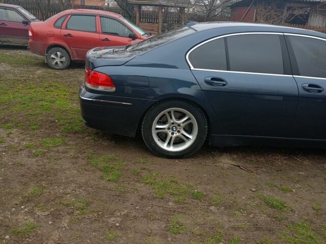 Синий БМВ 7 Серия, объемом двигателя 4.4 л и пробегом 467 тыс. км за 8000 $, фото 5 на Automoto.ua