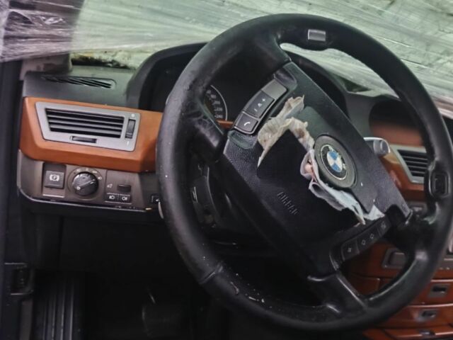 Синій БМВ 7 Серія, об'ємом двигуна 3.6 л та пробігом 300 тис. км за 1550 $, фото 9 на Automoto.ua