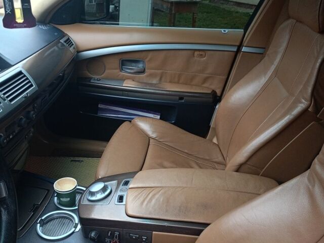 Синий БМВ 7 Серия, объемом двигателя 4.4 л и пробегом 467 тыс. км за 8000 $, фото 3 на Automoto.ua