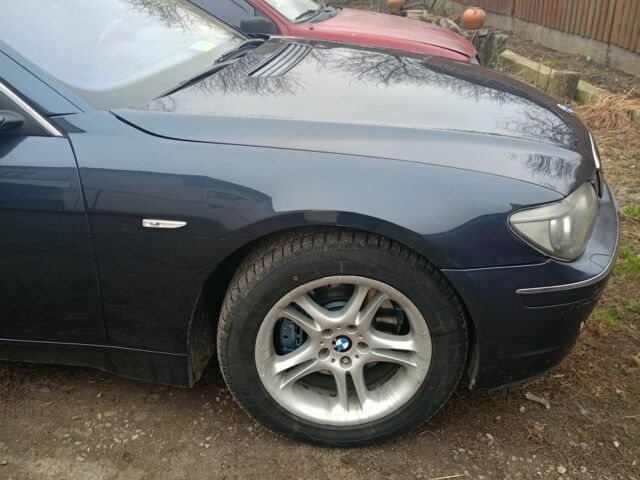 Синий БМВ 7 Серия, объемом двигателя 4.4 л и пробегом 467 тыс. км за 8000 $, фото 6 на Automoto.ua