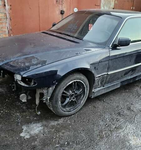 Синий БМВ 7 Серия, объемом двигателя 3.5 л и пробегом 200 тыс. км за 2000 $, фото 1 на Automoto.ua