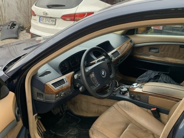 Синій БМВ 7 Серія, об'ємом двигуна 3.6 л та пробігом 400 тис. км за 5500 $, фото 7 на Automoto.ua