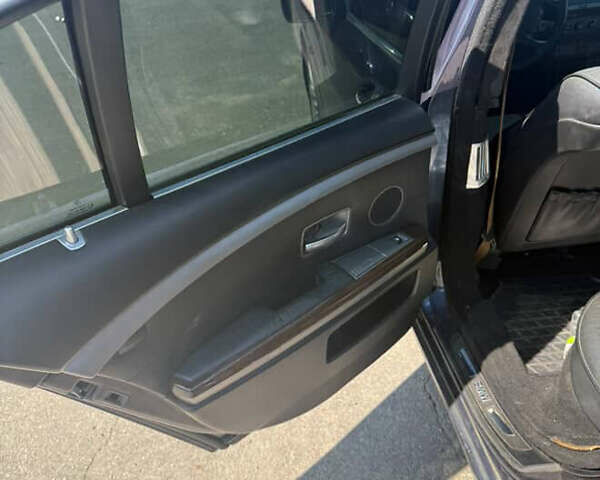 Синій БМВ 7 Серія, об'ємом двигуна 4.4 л та пробігом 333 тис. км за 3700 $, фото 6 на Automoto.ua