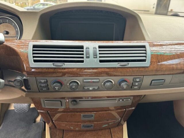 Синій БМВ 7 Серія, об'ємом двигуна 3.6 л та пробігом 250 тис. км за 4200 $, фото 12 на Automoto.ua