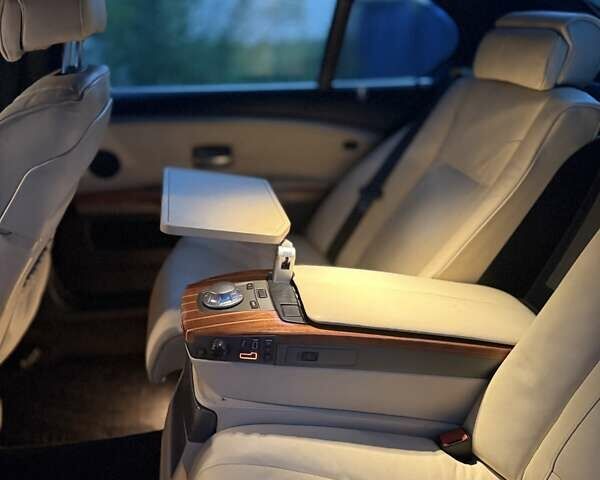 Синий БМВ 7 Серия, объемом двигателя 4.4 л и пробегом 289 тыс. км за 6000 $, фото 7 на Automoto.ua