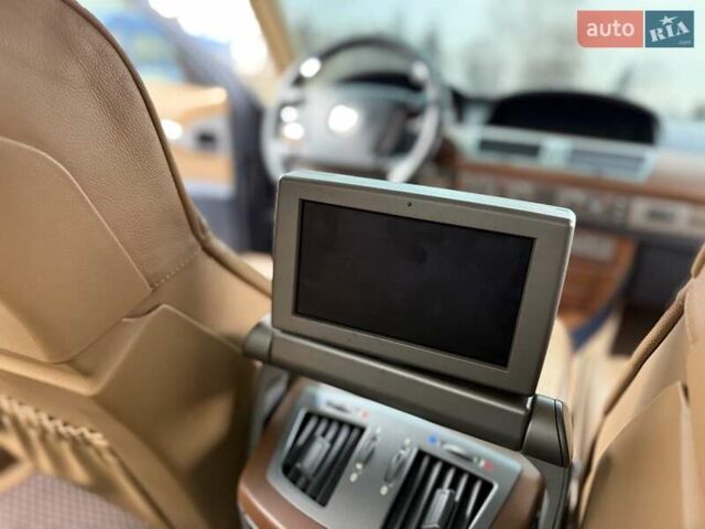 Синий БМВ 7 Серия, объемом двигателя 4.4 л и пробегом 441 тыс. км за 3999 $, фото 26 на Automoto.ua