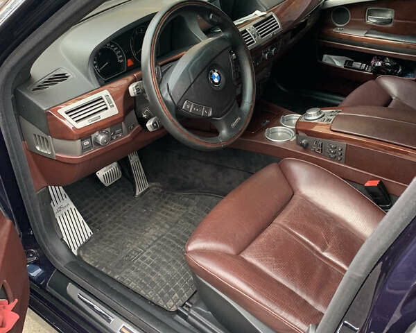 Синий БМВ 7 Серия, объемом двигателя 6 л и пробегом 132 тыс. км за 22950 $, фото 18 на Automoto.ua