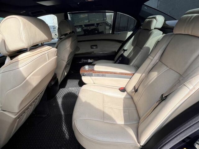 Синий БМВ 7 Серия, объемом двигателя 0 л и пробегом 200 тыс. км за 7999 $, фото 9 на Automoto.ua