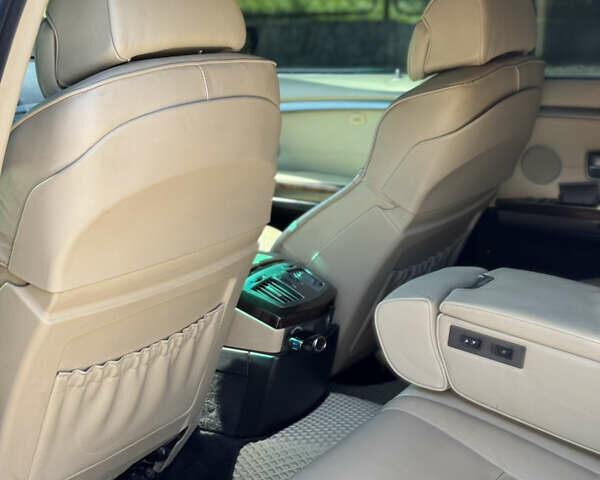 Синий БМВ 7 Серия, объемом двигателя 3.98 л и пробегом 270 тыс. км за 7500 $, фото 18 на Automoto.ua