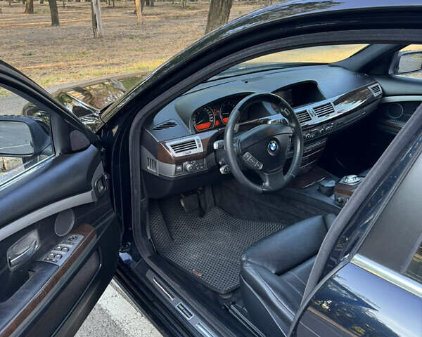 Синий БМВ 7 Серия, объемом двигателя 4.4 л и пробегом 280 тыс. км за 11111 $, фото 8 на Automoto.ua