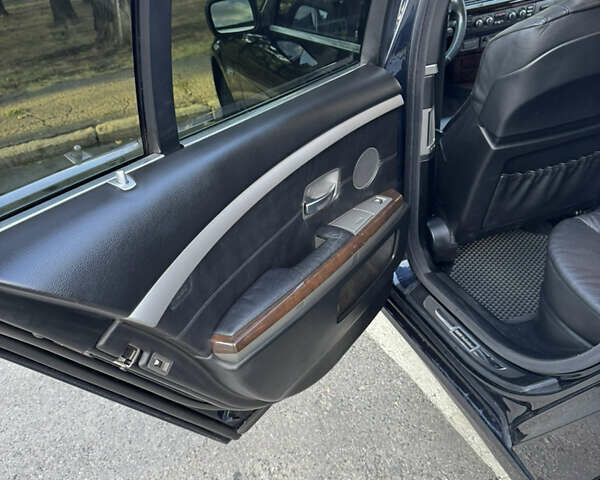 Синий БМВ 7 Серия, объемом двигателя 4.4 л и пробегом 280 тыс. км за 11111 $, фото 11 на Automoto.ua