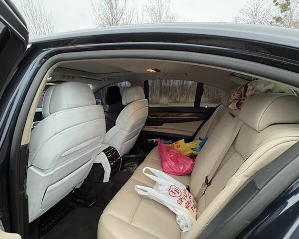 Синій БМВ 7 Серія, об'ємом двигуна 3 л та пробігом 288 тис. км за 13000 $, фото 12 на Automoto.ua