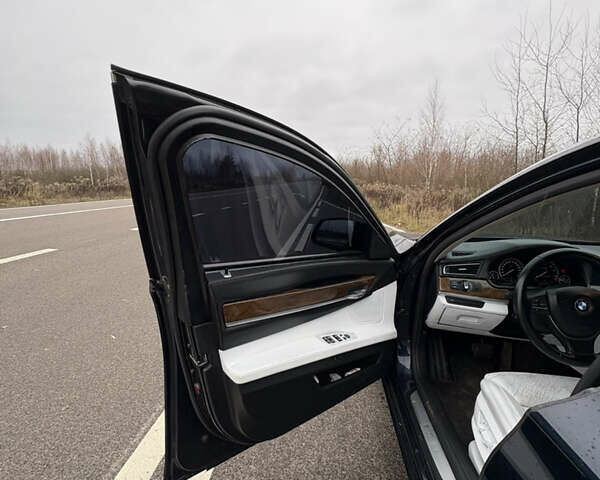 Синій БМВ 7 Серія, об'ємом двигуна 3 л та пробігом 288 тис. км за 13000 $, фото 8 на Automoto.ua