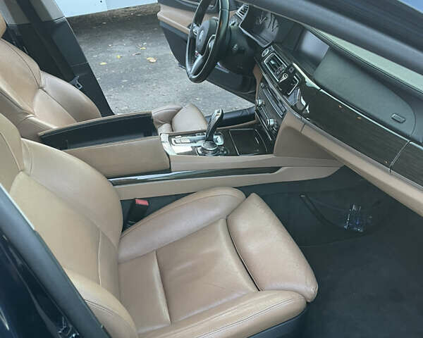 Синій БМВ 7 Серія, об'ємом двигуна 2.99 л та пробігом 277 тис. км за 18000 $, фото 12 на Automoto.ua