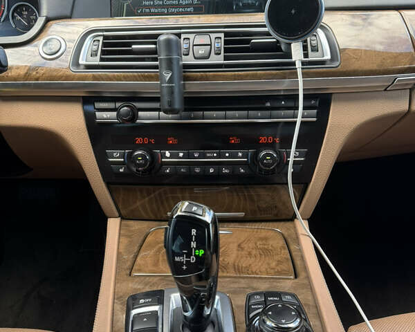 Синий БМВ 7 Серия, объемом двигателя 4.39 л и пробегом 266 тыс. км за 17700 $, фото 4 на Automoto.ua