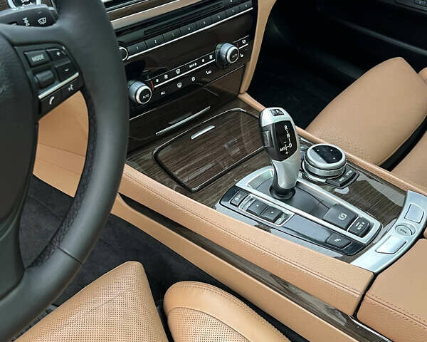 Синий БМВ 7 Серия, объемом двигателя 3 л и пробегом 168 тыс. км за 14999 $, фото 10 на Automoto.ua